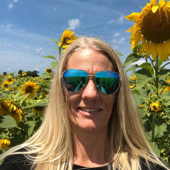 Meet your Posher, Roslyn - Picture 1 of 1